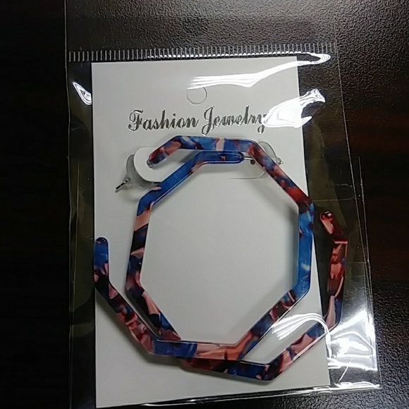 ❤ 4/$15❤ Pink Blue Acrylic Hexagon Hoops - Picture 2 of 2